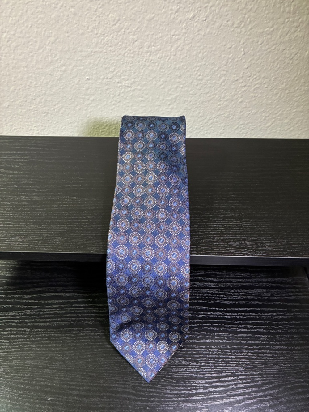 Bruno Piattelli Silk Tie XL 62"x3" Blue
Gold Medallion Geometric
